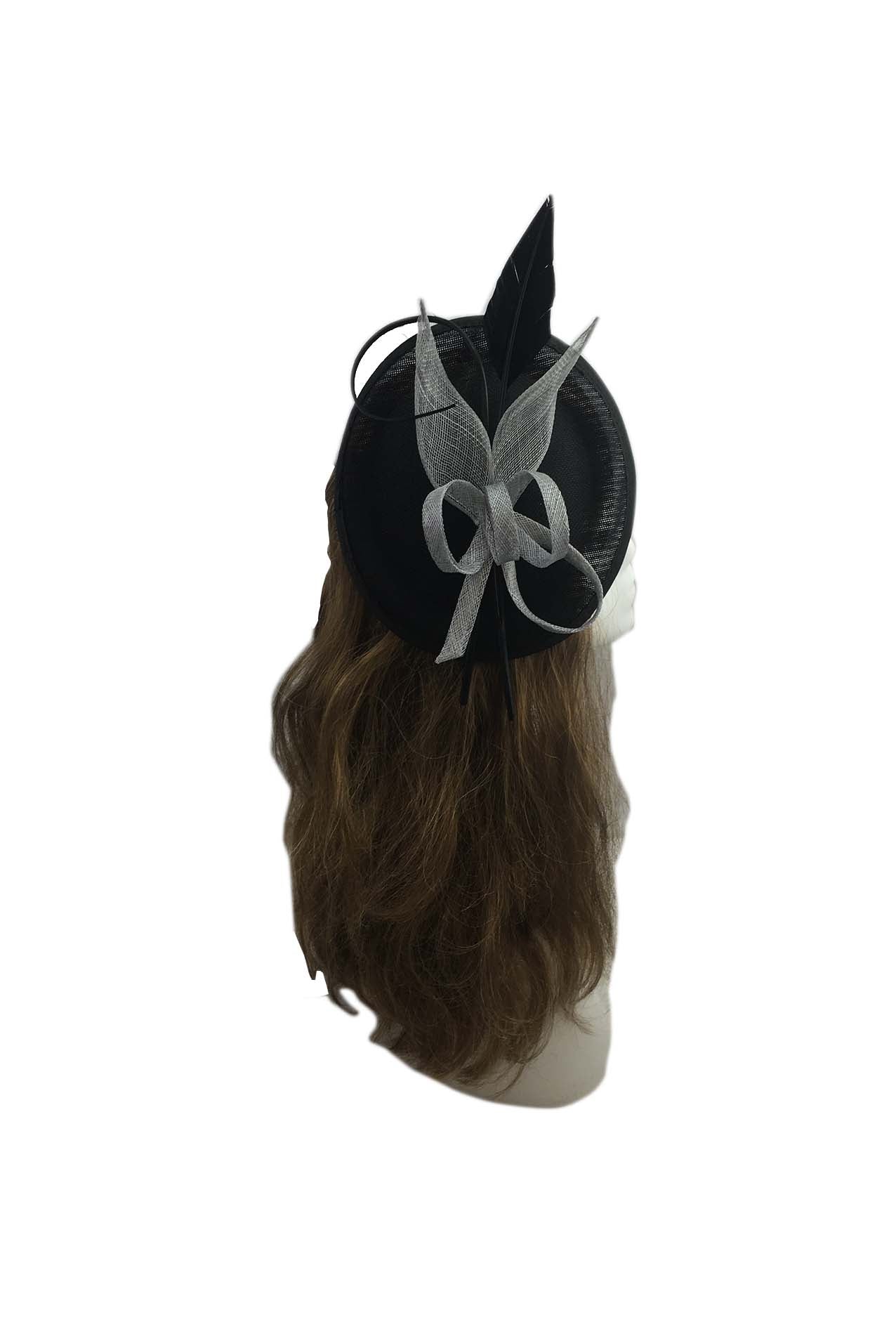 AB12815 Contrast Colour Sinamay Saucer Base Fascinator with An Arrowed Feather