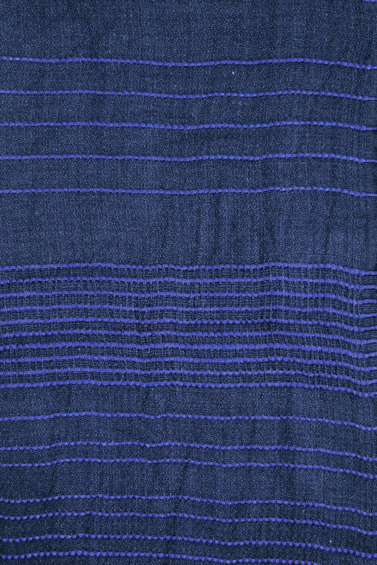 AB16145-106 Simple Scarf with Stripes and Frayed Edges