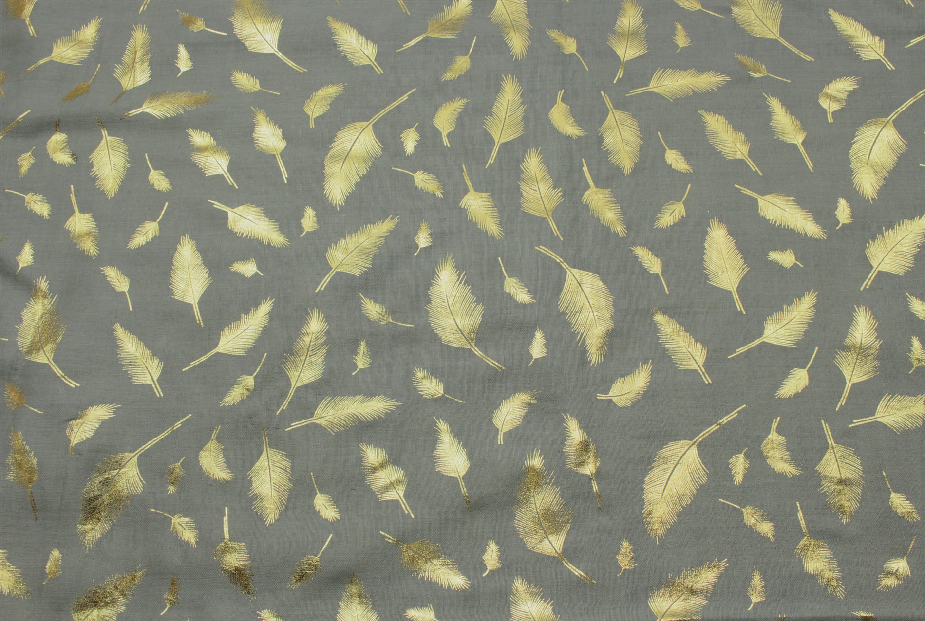 SF21058-657 Small Gold Foil Leaf Pattern Scarf