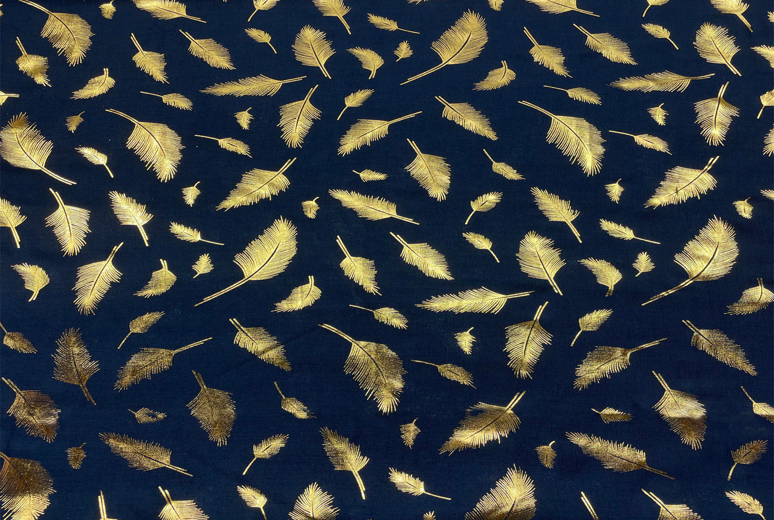 SF21058-657 Small Gold Foil Leaf Pattern Scarf