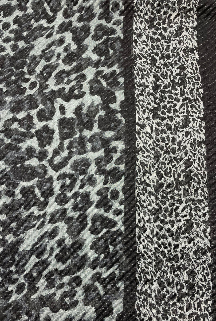 SF21070-617 Wave Texture Scarf with Leopard Print