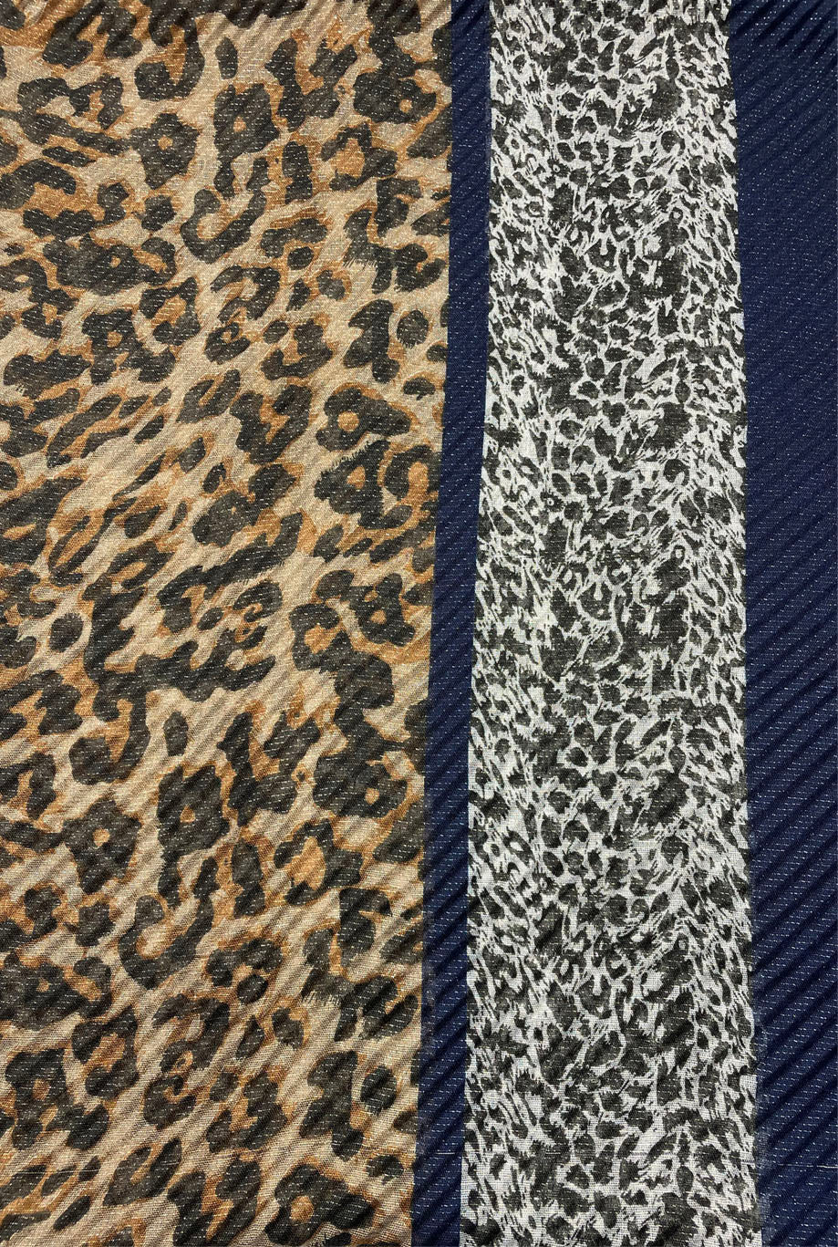 SF21070-617 Wave Texture Scarf with Leopard Print